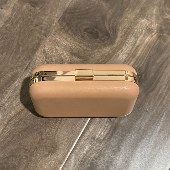 Elegant Cream Clutch - Picture 2 of 8